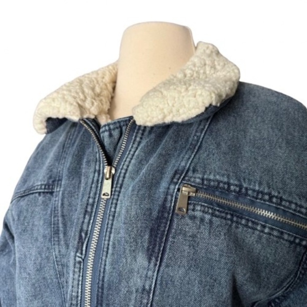 Love Tree Denim Sherpa Lined Jacket Blue Wash Trucker Style Women's Large - Picture 2 of 8